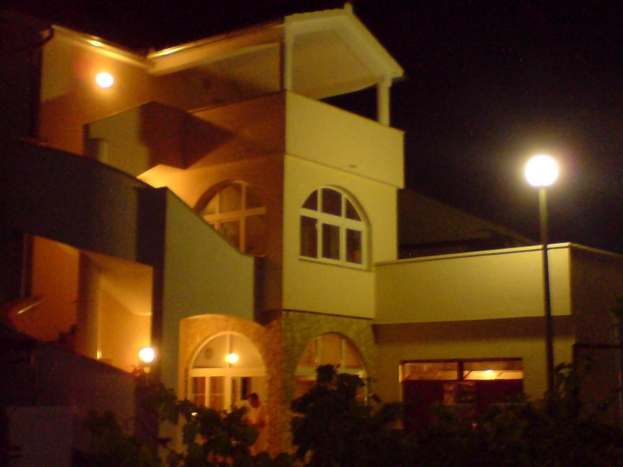 Apartments Jakovcev Betina  Ngoại thất bức ảnh