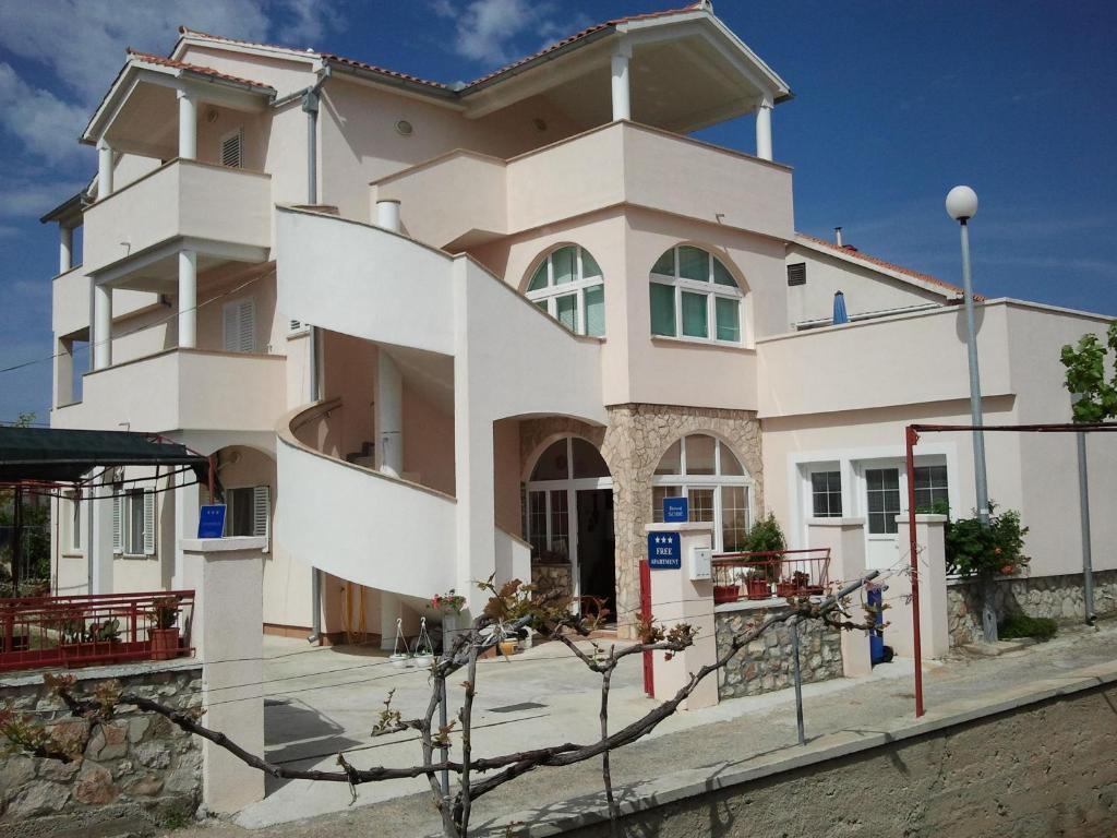 Apartments Jakovcev Betina  Ngoại thất bức ảnh