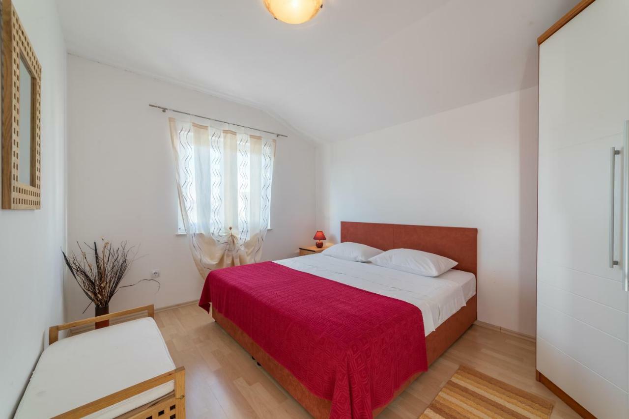 Apartments Jakovcev Betina  Ngoại thất bức ảnh