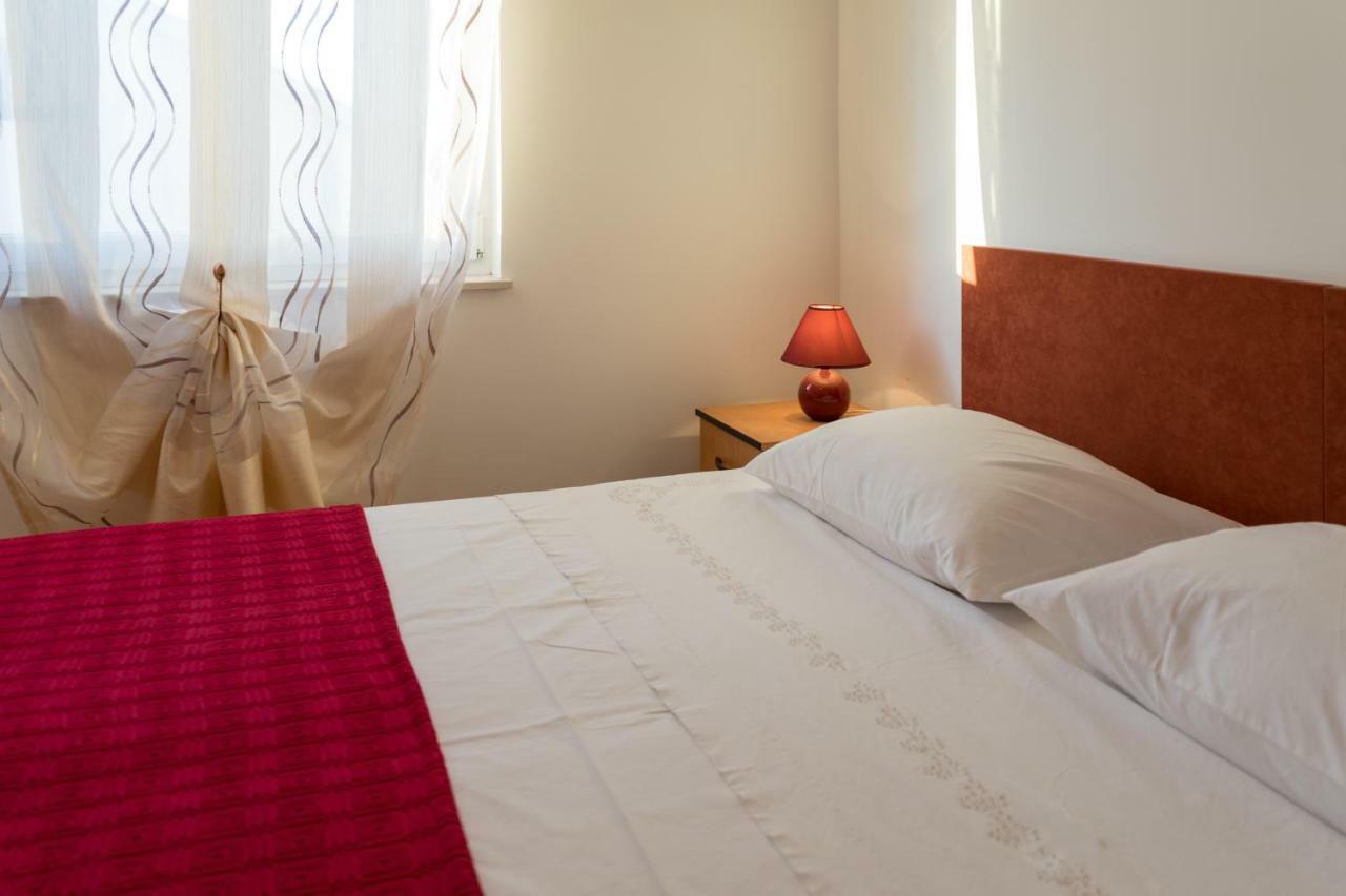 Apartments Jakovcev Betina  Ngoại thất bức ảnh