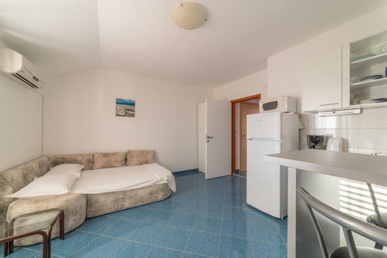 Apartments Jakovcev Betina  Ngoại thất bức ảnh
