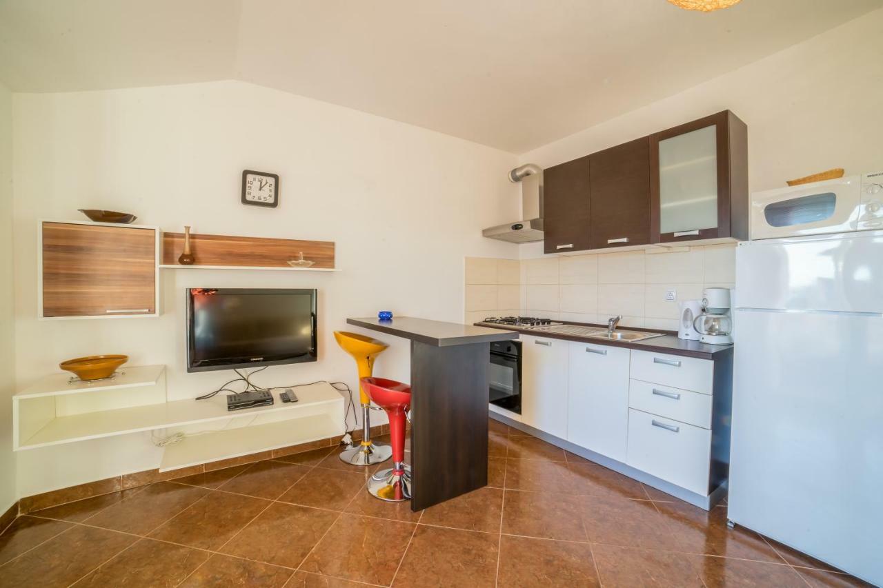 Apartments Jakovcev Betina  Ngoại thất bức ảnh