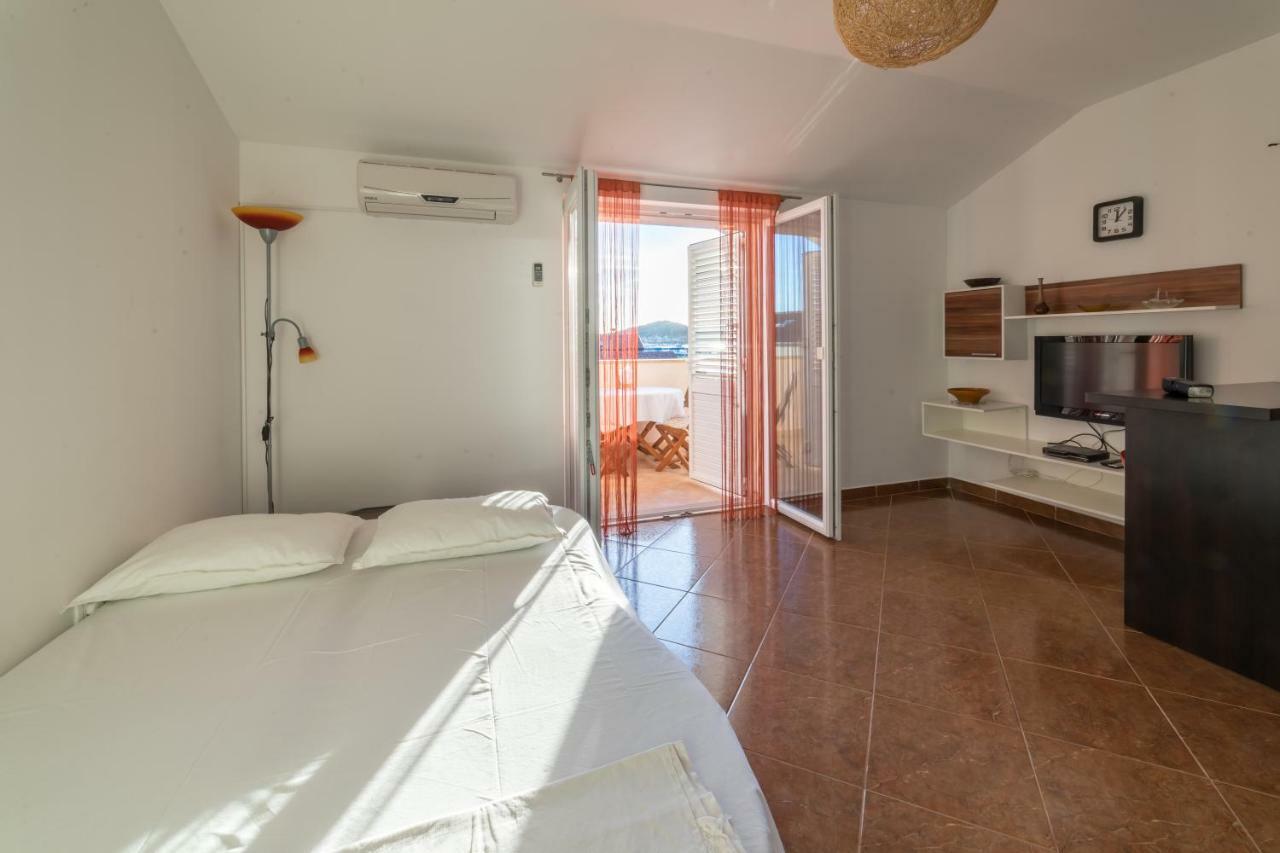 Apartments Jakovcev Betina  Ngoại thất bức ảnh