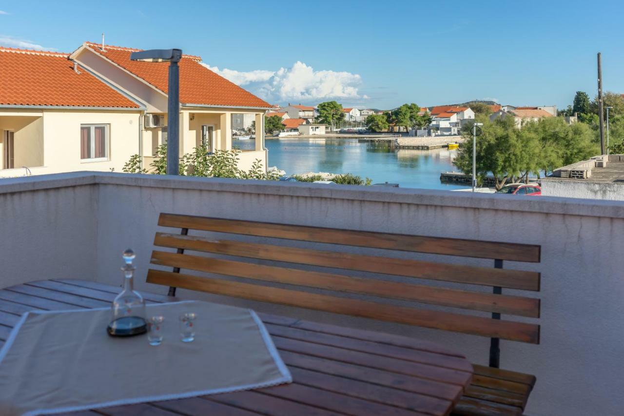 Apartments Jakovcev Betina  Ngoại thất bức ảnh